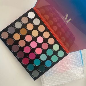 NWT MORPHE 35S sweet oasis palette